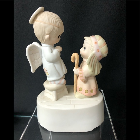 Precious Moments Musical “Jesus is Born”